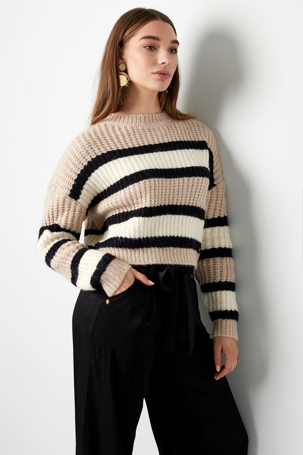 Gestrickter dreifarbiger Pullover mit Streifen – Orange-Rosa h5Bild12